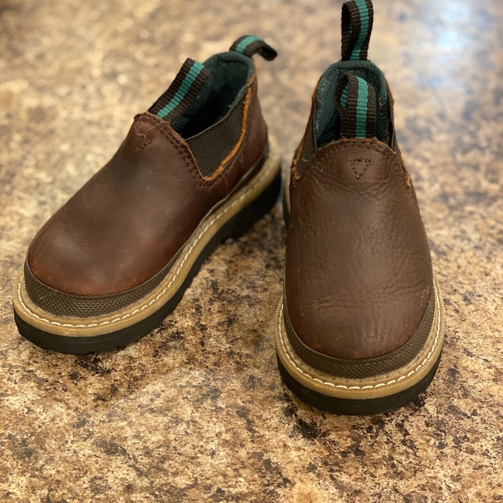 Toddler shoes size 7